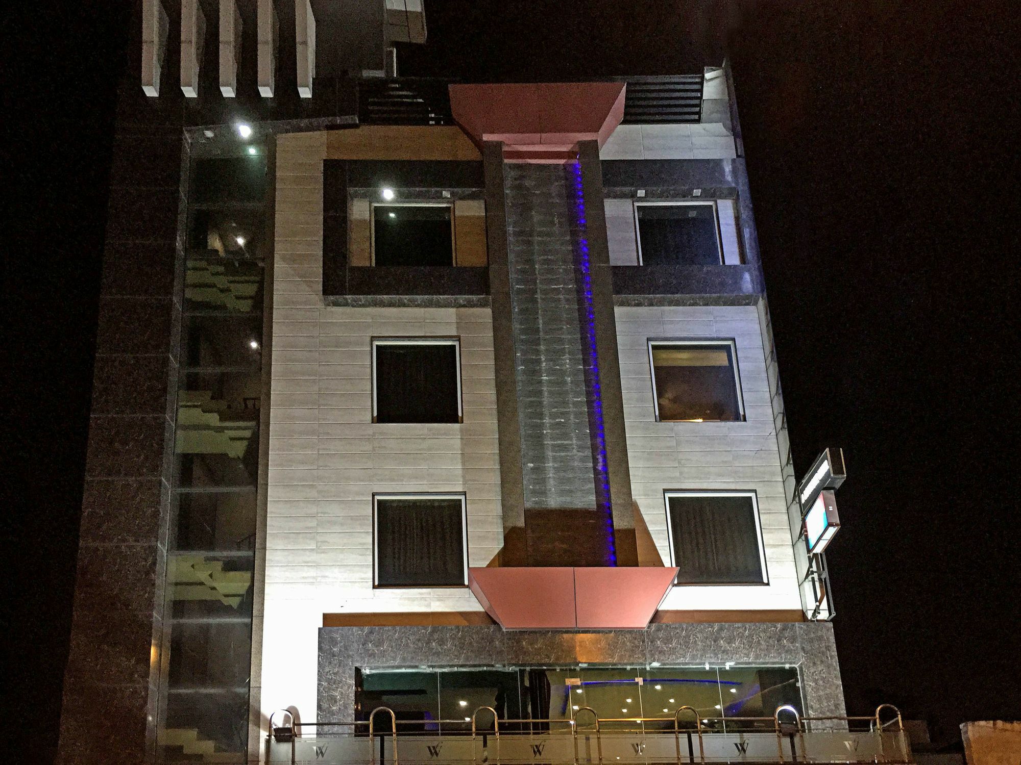 Hotel Waterfall Delhi  Eksteriør billede