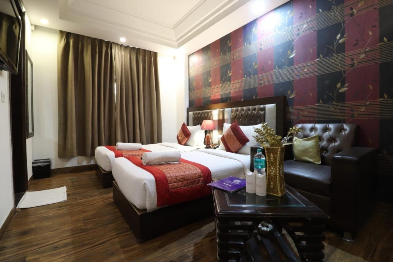 Hotel Waterfall Delhi  Eksteriør billede